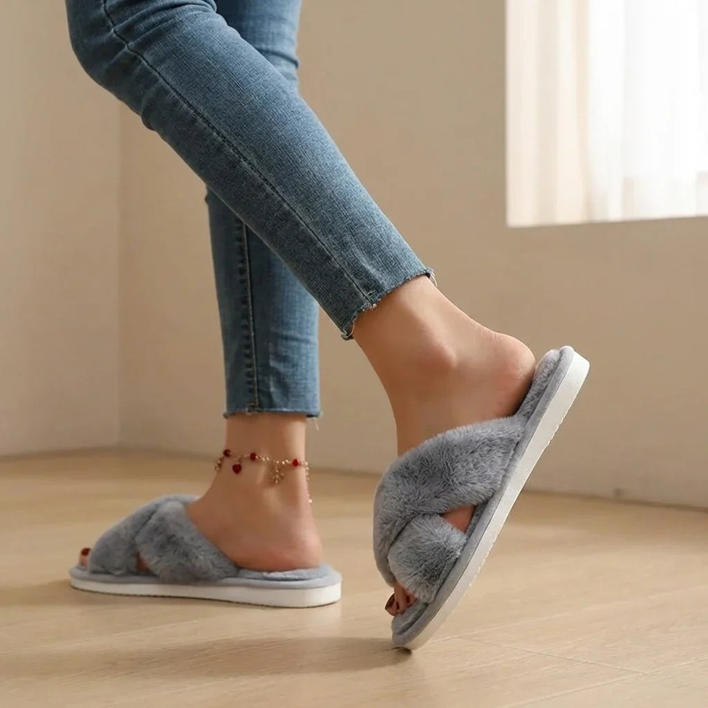 Floria Cozy Slippers