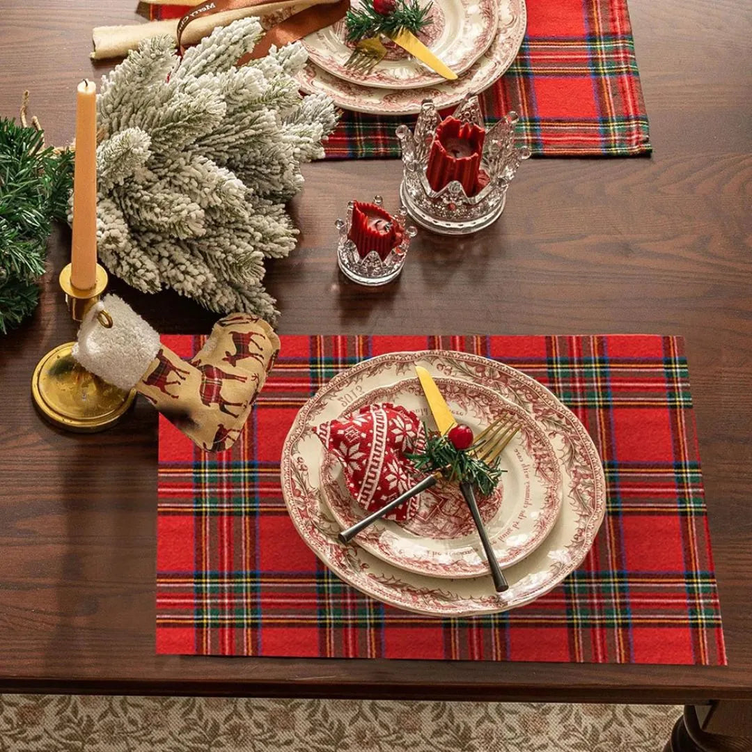 Rectangular Holiday Dining Placemat Set of 4 Christmas Tableware - Detail 1 - Envilune Luxury Christmas Decor