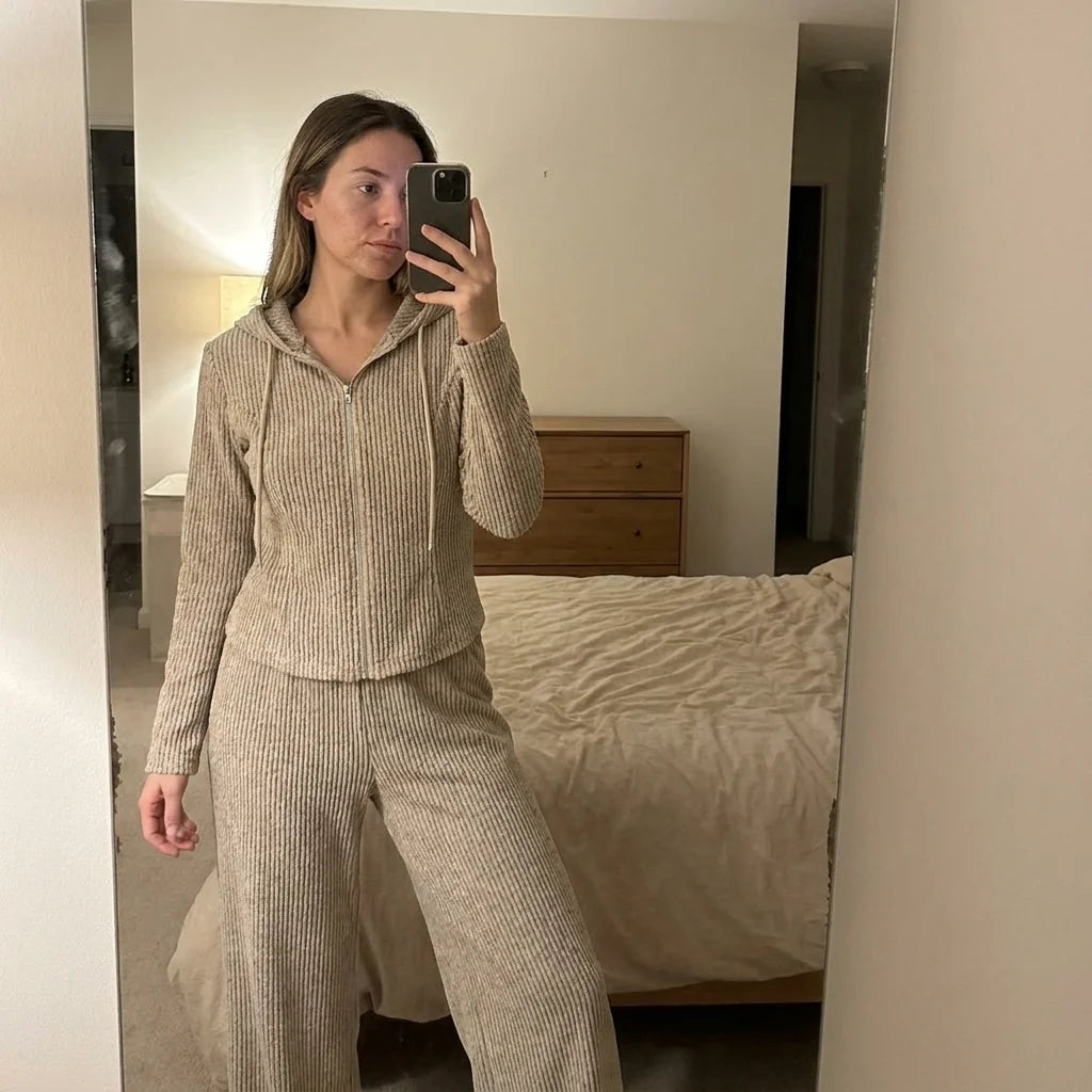 Noelle Hooded Lounge Set – drawstring detail