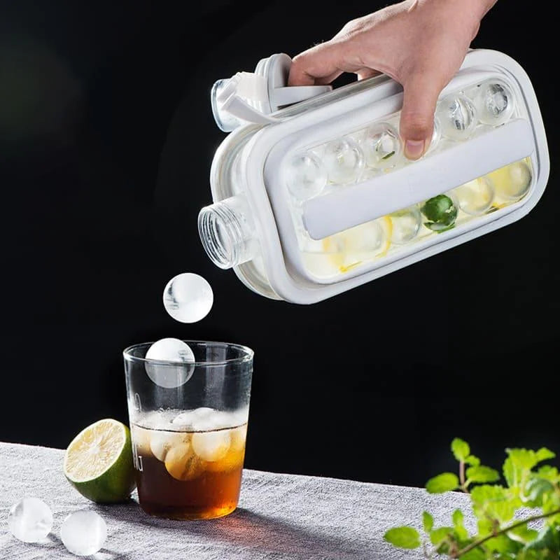 2-in-1 water bottle with round ice mould – view 2