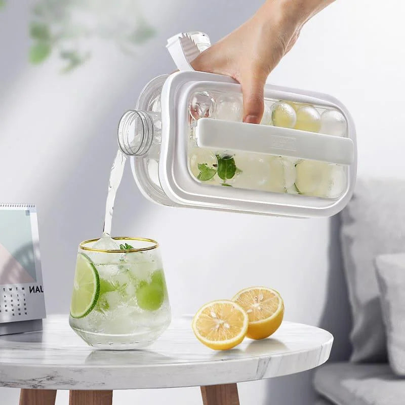 2-in-1 water bottle with round ice mould – view 6