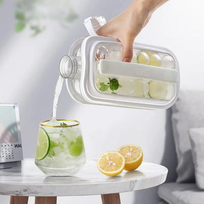 2-in-1 water bottle with round ice mould – view 6