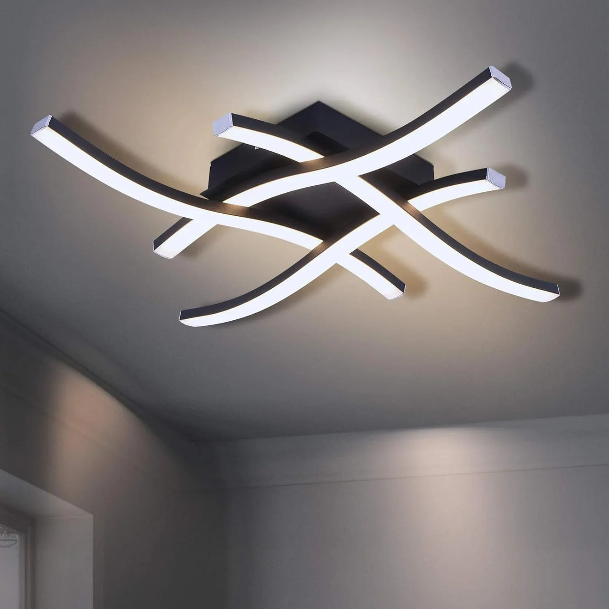 40cm Curved Ceiling Light – Black or White