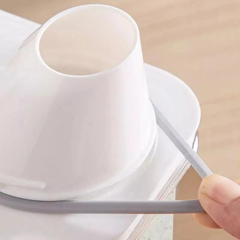 Airtight dry food dispenser with measuring cup – view 11