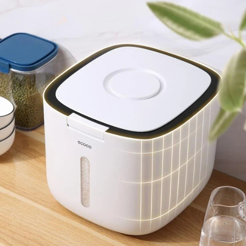 Automatic-lid dry food storage container