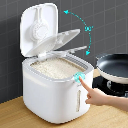 Automatic-lid dry food storage container – view 2
