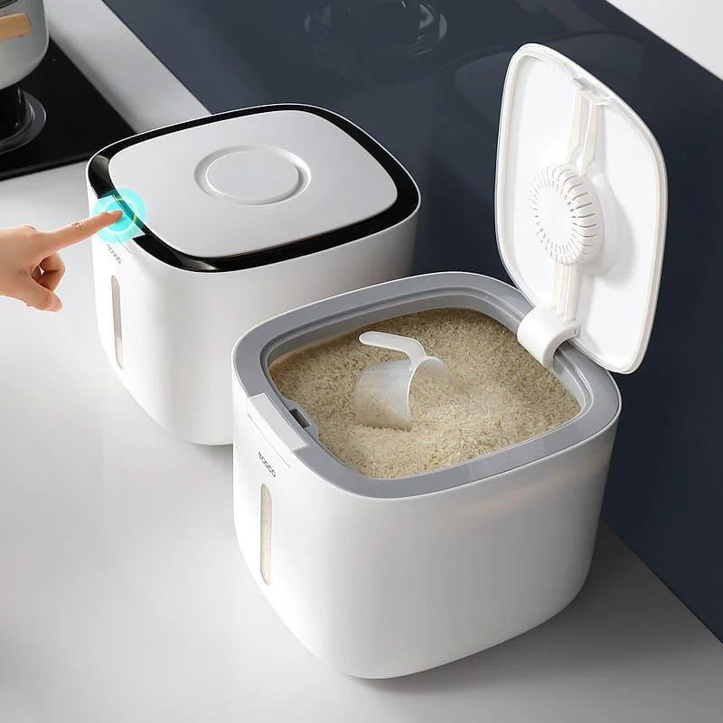 Automatic-lid dry food storage container – view 6