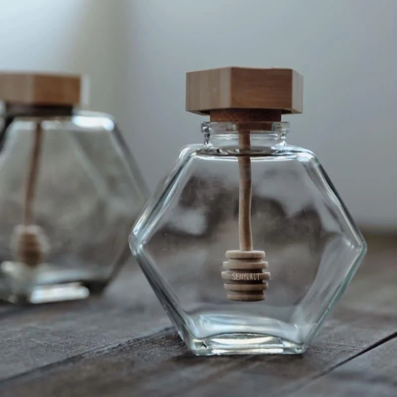 Borosilicate glass honey jar with wooden lid and dipper – view 11