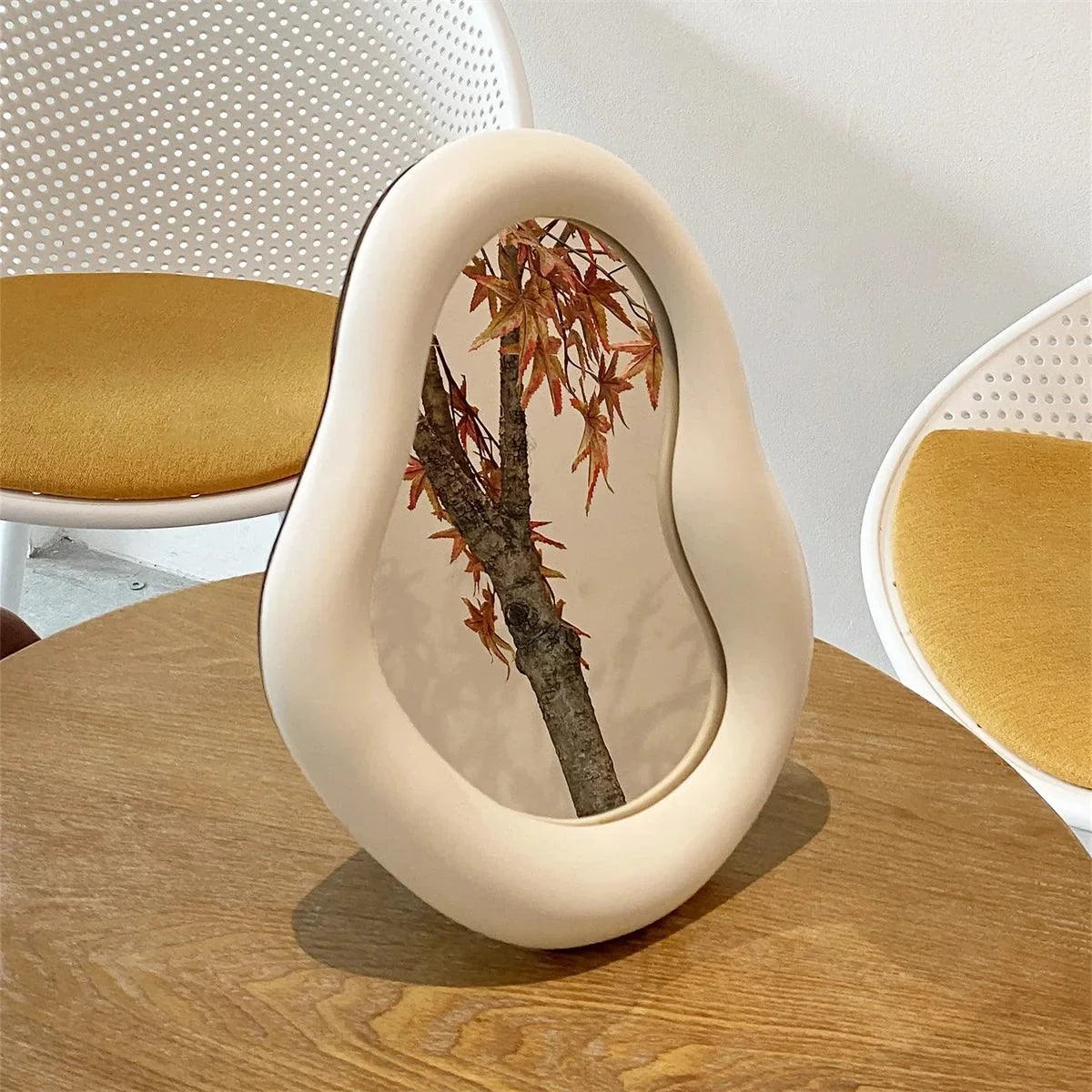 Ceramic-Framed Decorative Makeup Mirror