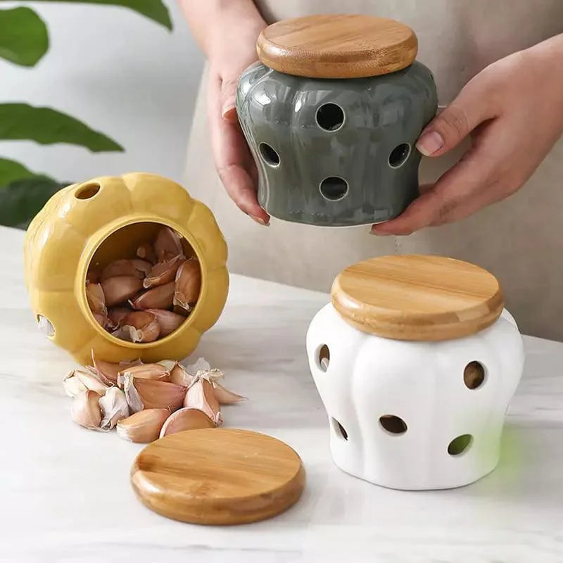 Ceramic storage jar with wooden lid – view 16