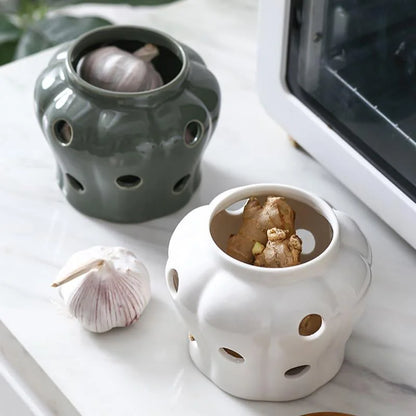 Ceramic storage jar with wooden lid – view 19