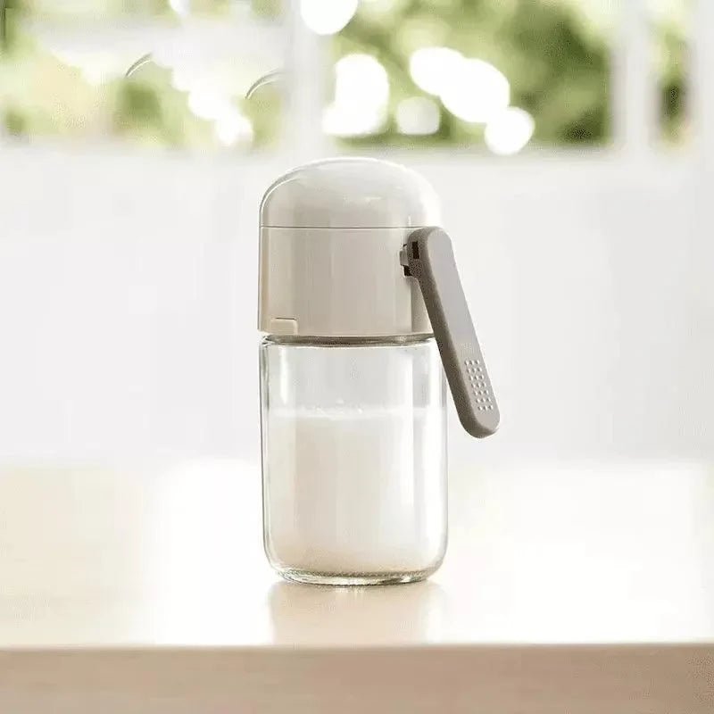 Glass salt and seasoning dispenser with integrated measure – view 2