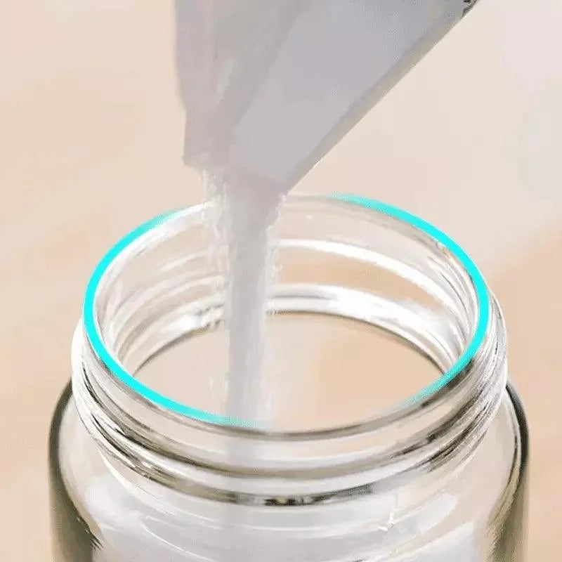 Glass salt and seasoning dispenser with integrated measure – view 9