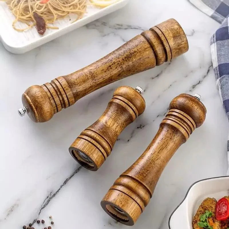 Manual wooden pepper and spice grinder – view 2