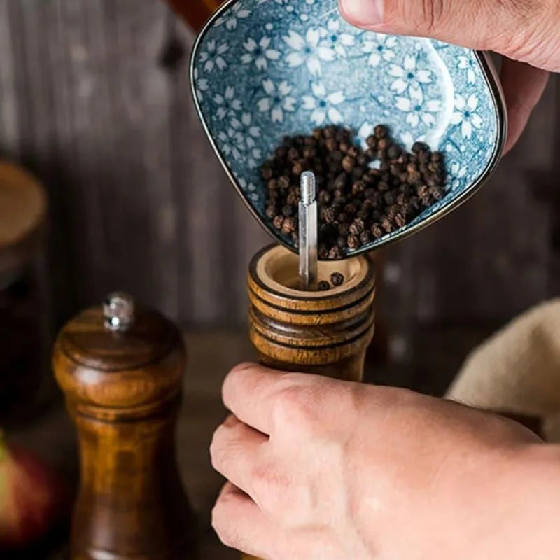 Manual wooden pepper and spice grinder – view 11