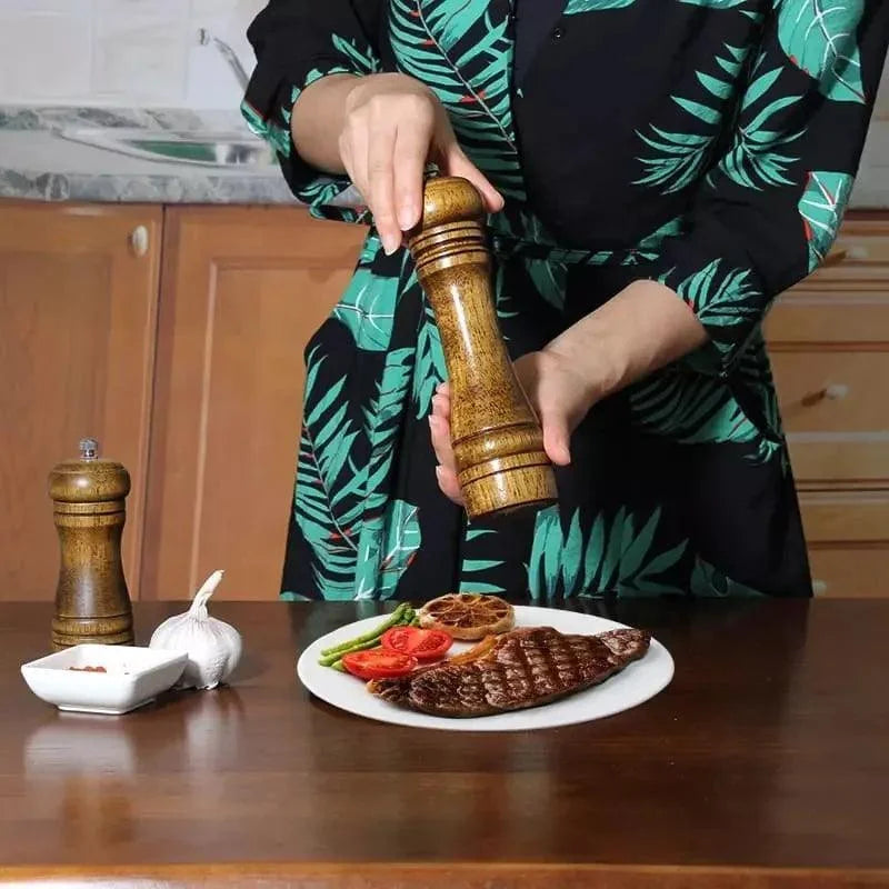 Manual wooden pepper and spice grinder – view 12