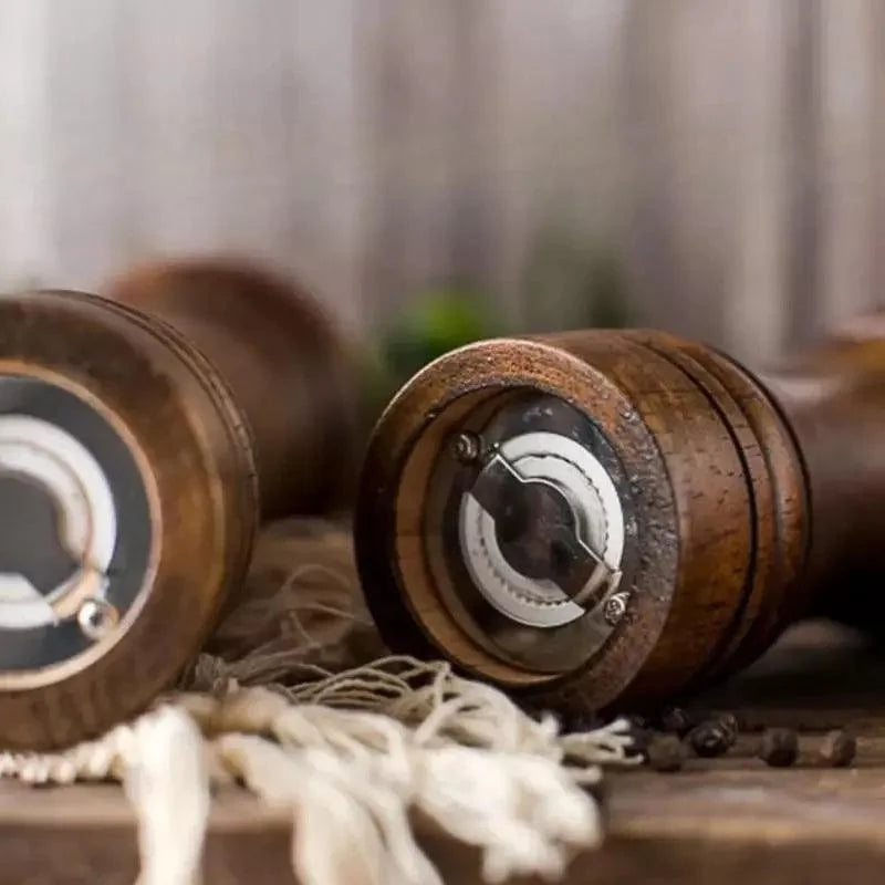 Manual wooden pepper and spice grinder – view 14