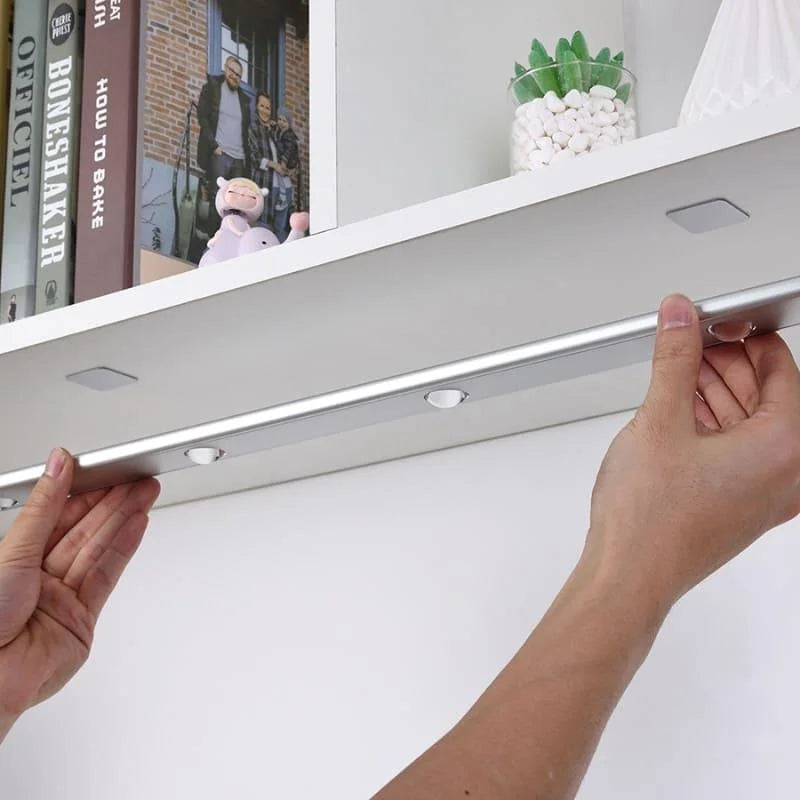 Rechargeable magnetic LED motion sensor light – view 2