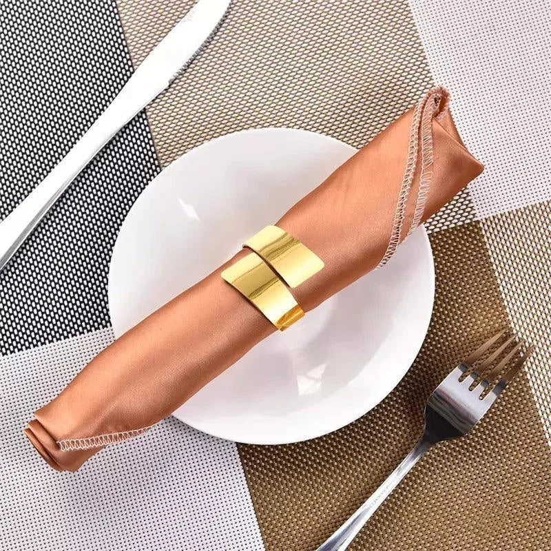 Spiral metal napkin rings – view 13
