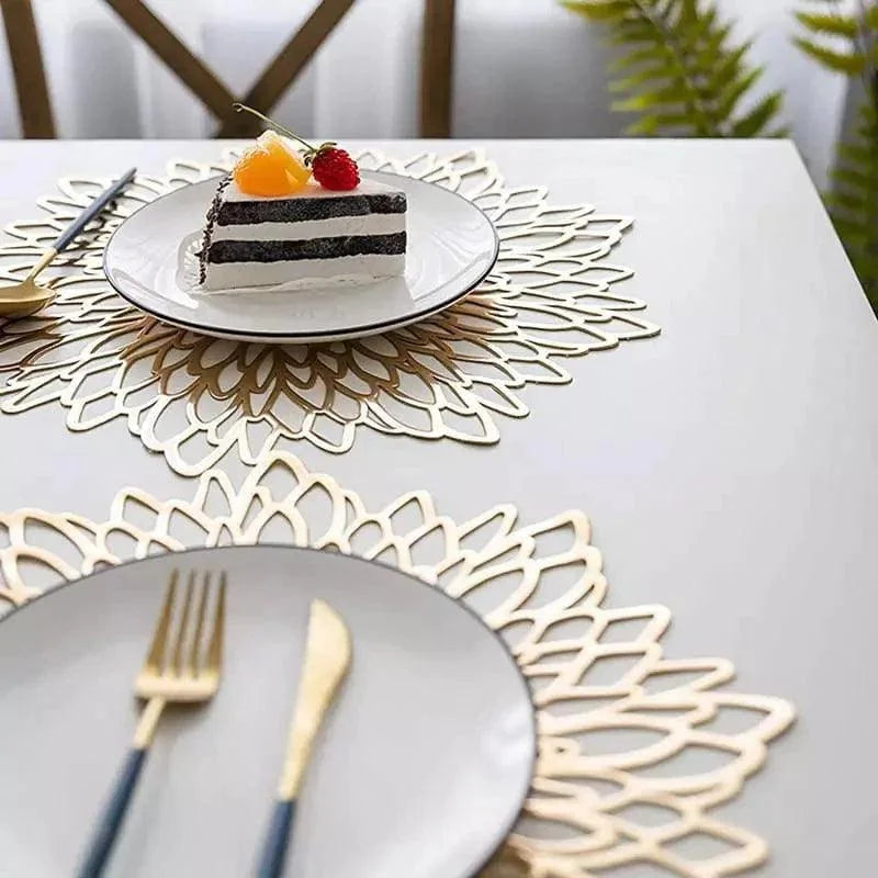 Textured non-slip placemats