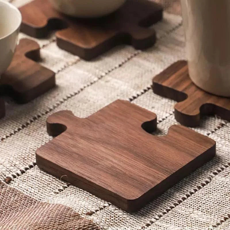 Walnut wood trivet and coaster set – view 3