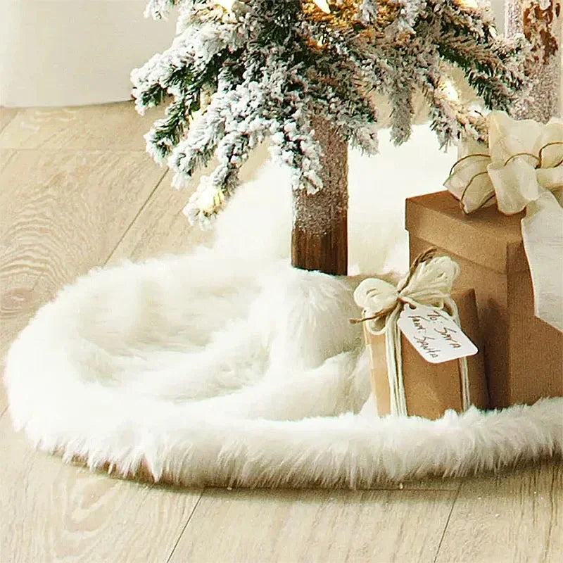 White Plush Christmas Tree Skirt – 78cm, 90cm or 122cm – view 4