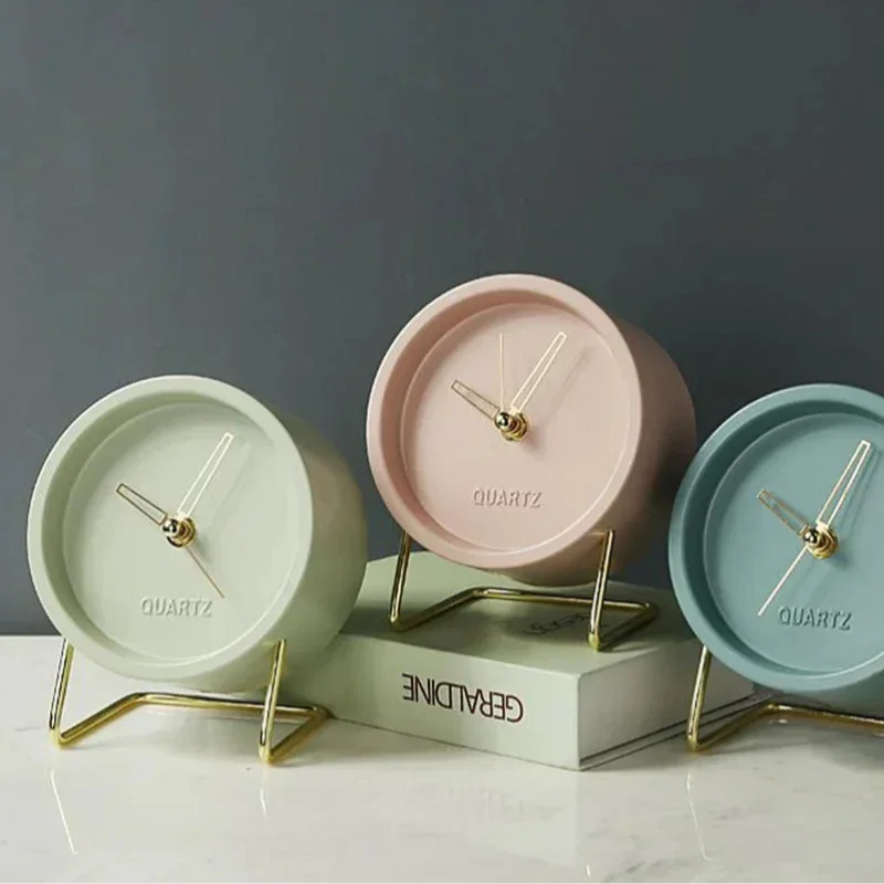 Desk Clock – Nordic Metal Silent