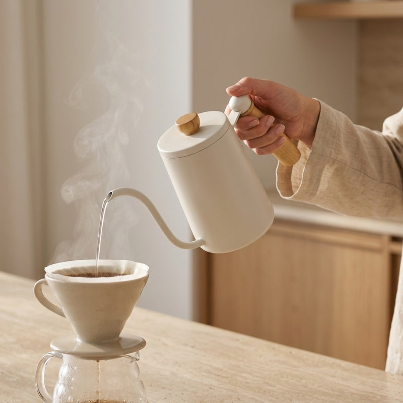 Zurich Stainless Steel Gooseneck Kettle – White, 600 ml – feature detail